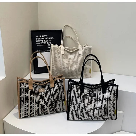 Elegant Ladies Tote Purse – Modern Design