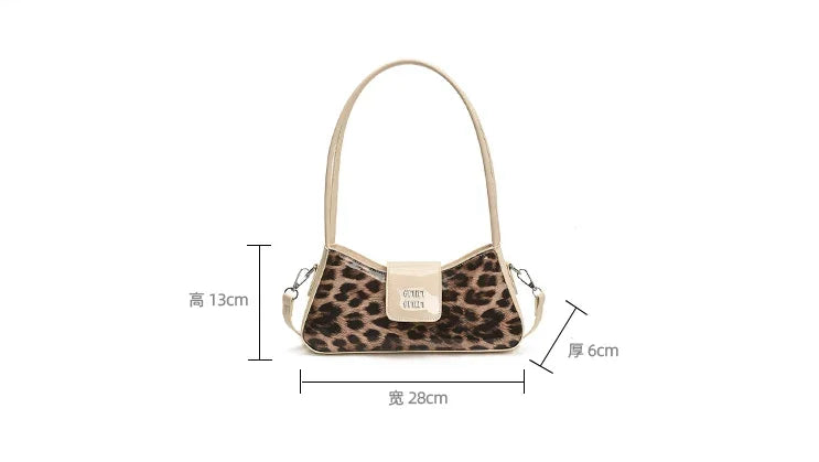 Classic Crossbody Bag – Elegant & Timeless