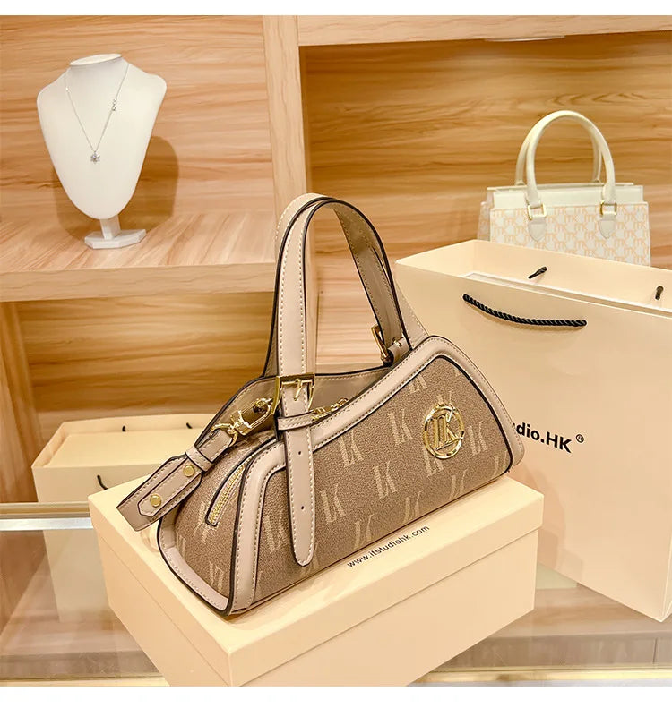 Luxury Women’s Handbag – Elegant & Timeless