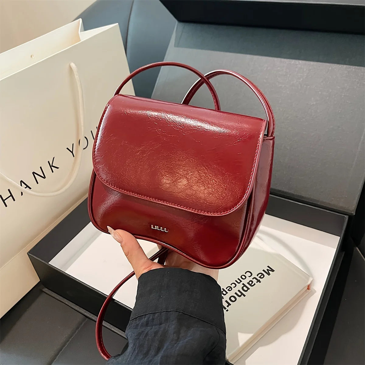 Minimalist Crossbody Bag – Chic Everyday Style