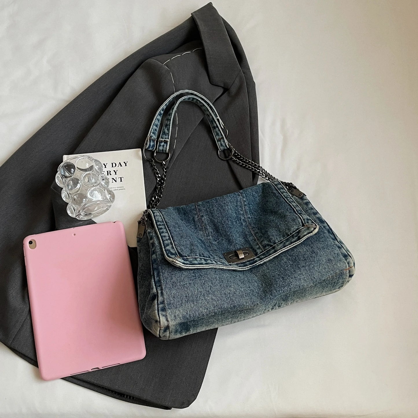 Denim Shoulder Bag – Trendy 2025