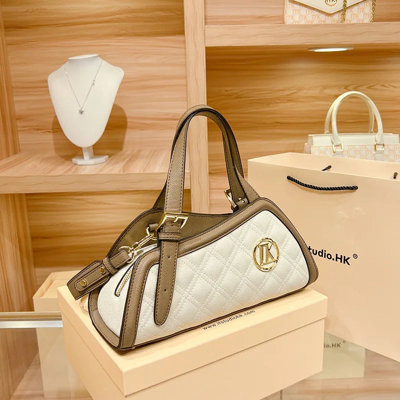 Luxury Women’s Handbag – Elegant & Timeless