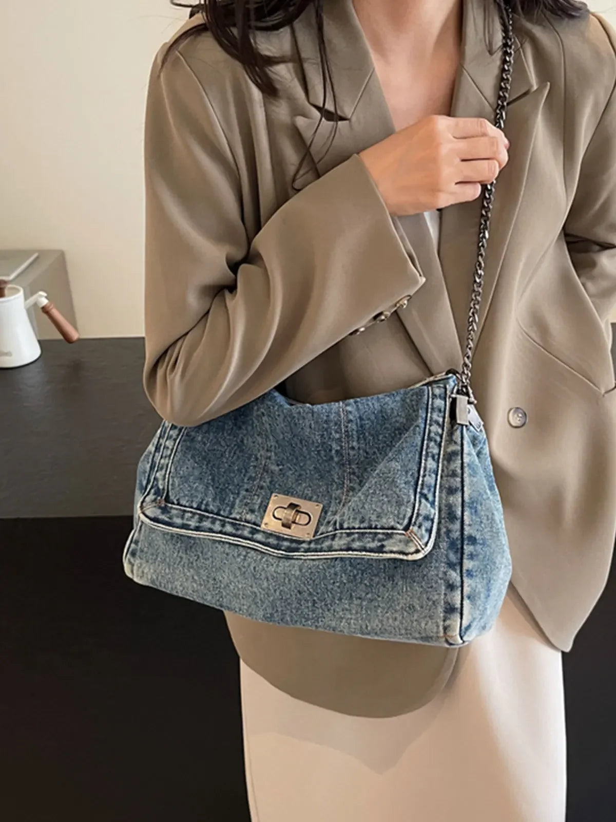 Denim Shoulder Bag – Trendy 2025