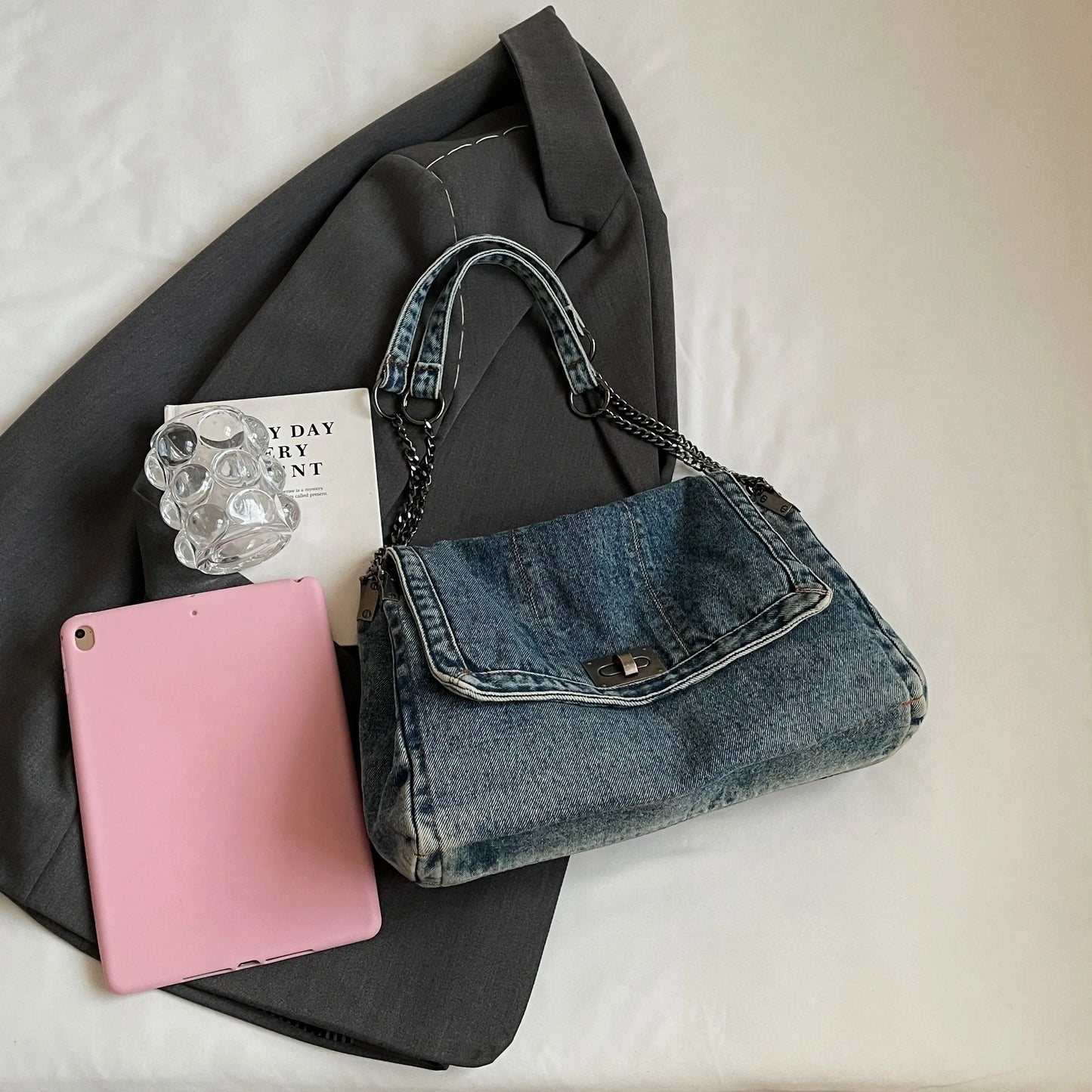 Denim Shoulder Bag – Trendy 2025