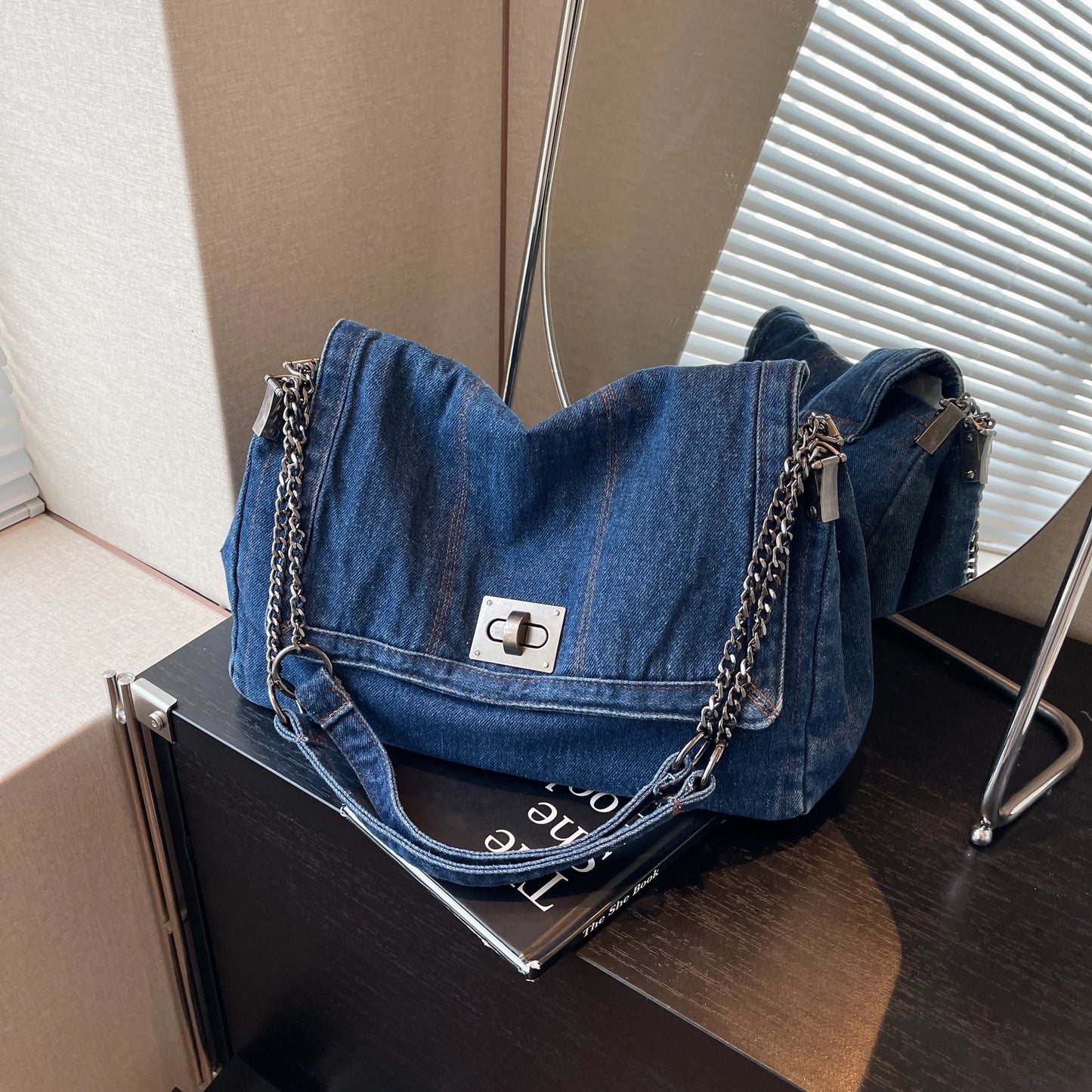 Denim Shoulder Bag – Trendy 2025