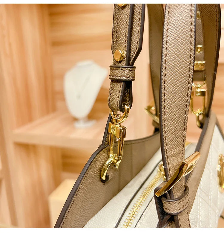 Luxury Women’s Handbag – Elegant & Timeless