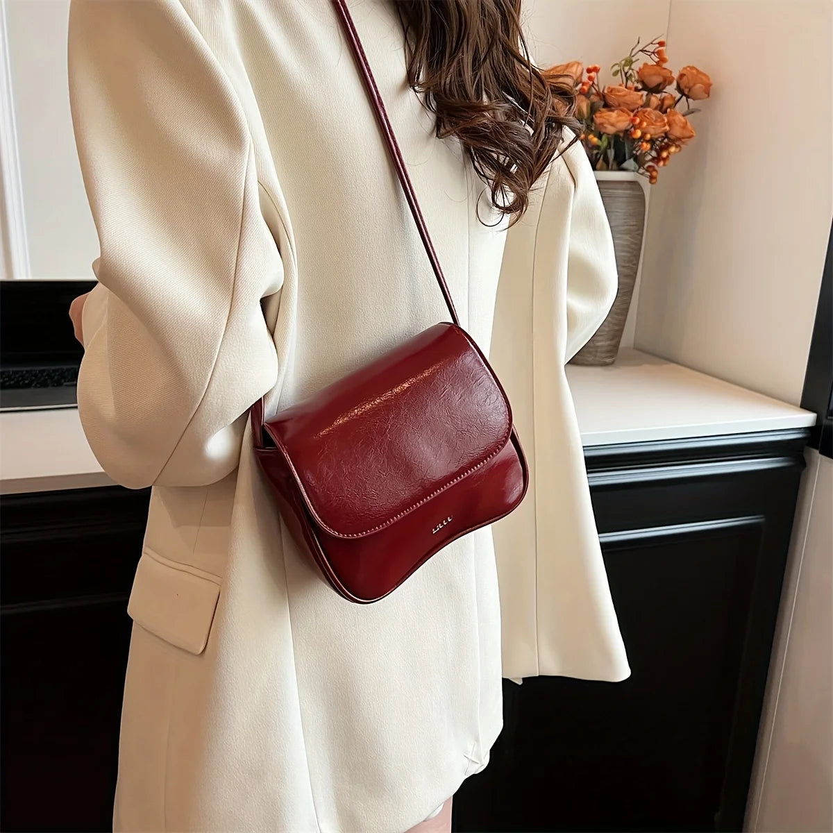 Minimalist Crossbody Bag – Chic Everyday Style